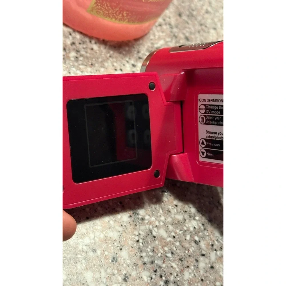 Digital Concepts Handheld Camcorder SD Removable Storage Pink Black MID0050909